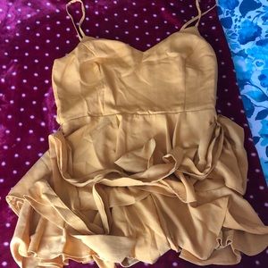 Lulu’s Yellow Romper Size L